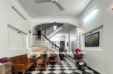 Bán Nhà Dân Xây Đẹp Bắc Từ Liêm - Ngõ Nông Gần Phố - Trước Nhà Thoáng Trước Sau - Sổ Đỏ Hoa Khôi.